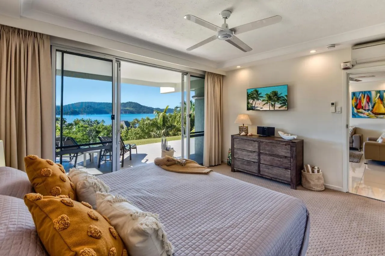 Superior Poinciana 011 On Hamilton Island Lejlighed