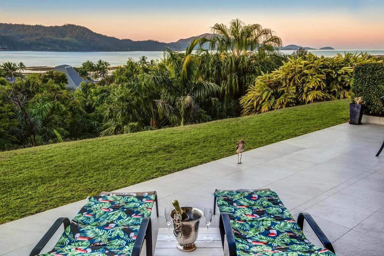 Superior Poinciana 011 On Hamilton Island Lejlighed